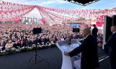 Anayasa Mahkemesi’ni “Türkiye’nin karşısındaki mihrak” olarak niteleyen Bahçeli yeni anayasa çağrısını tekrarladı