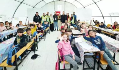 Türk Eğitim Derneği, depremde anne babalarını kaybeden öğrencilere umut olmaya devam ediyor