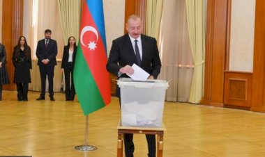 Usulsüzlüklerin rapor edildiği Azerbaycan seçimlerini İlham Aliyev kazandı