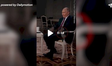 Putin'in Tucker Carlson'la yaptığı röportajdaki hareketi dikkat çekti