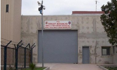Prof. Özgenç: Yasaya ve AİHM kararına göre, Abdullah Öcalan 2024'te serbest kalabilir