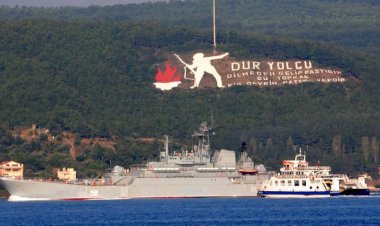 Ukrayna, Rusya'ya ait büyük çıkarma gemisini imha ettiğini duyurdu