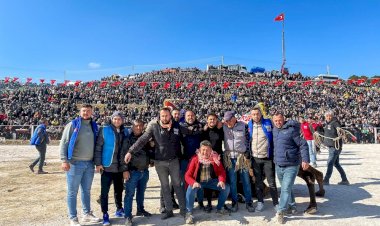 Kınık'ta 34. Geleneksel Deve Güreşleri Heyecanı