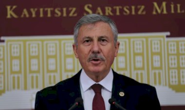 Erdoğan Manisa'da gaf mı yaptı, Selçuk Özdağ'ı mı işaret etti?