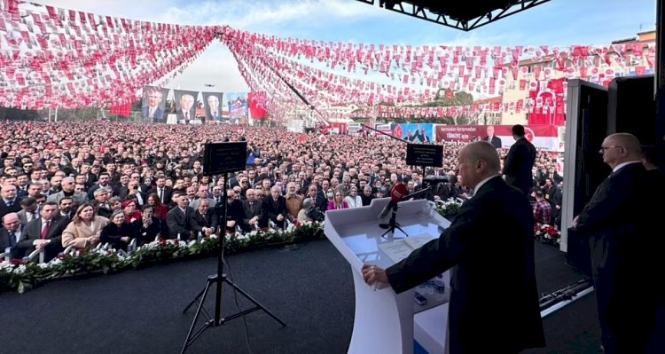 Anayasa Mahkemesi’ni “Türkiye’nin karşısındaki mihrak” olarak niteleyen Bahçeli yeni anayasa çağrısını tekrarladı