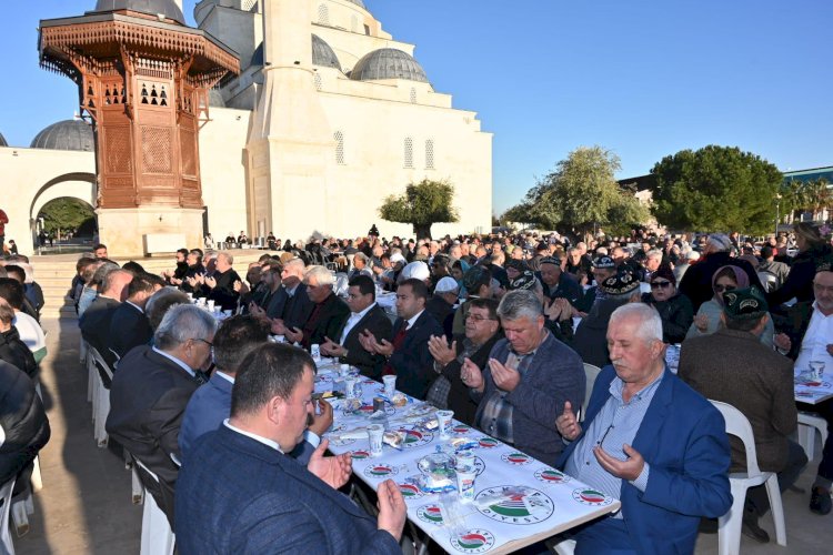 Depremde hayatlarını kaybeden vatandaşlarımız Kepez’de dualarla anıldı