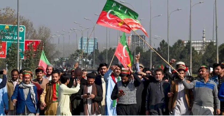 Pakistan: İmran Han yanlıları seçimi önde tamamladı