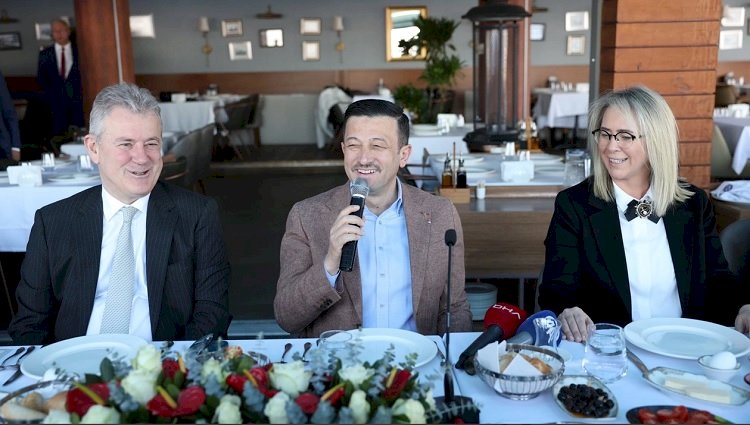 Cumhur İttifakı İzmir Büyükşehir Belediye Başkan Adayı Dağ, İZTO Yönetimiyle Buluştu