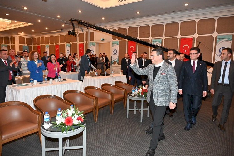 Tütüncü’den sağlık çalışanlarına müjde üstüne müjde!
