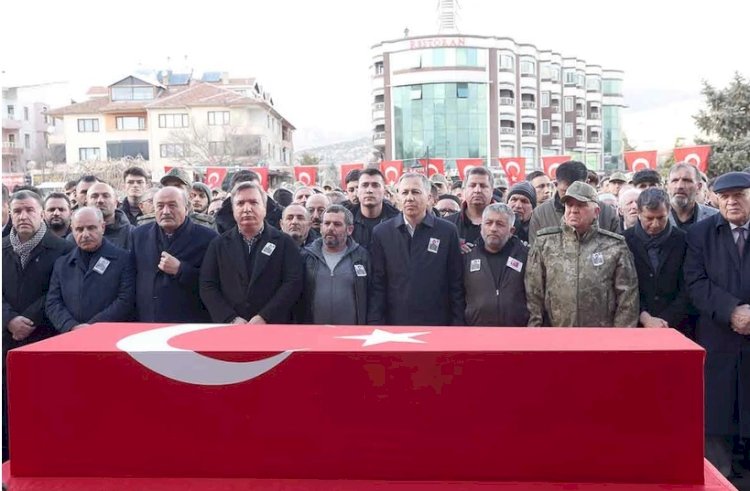 Erzincan bunu konuşuyor: 3. Ordu komutanı şehidi neden karşılamadı...