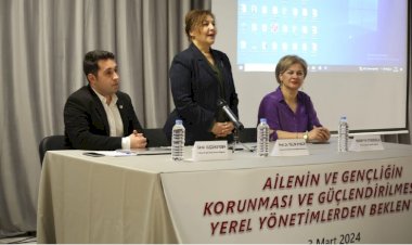Cumhuriyet Kadınları Derneği Ailenin ve Gençliğin Korunması Paneli gerçekleştirdi