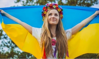 Papa'nın Ukrayna’ya ‘beyaz bayrak’ çağrısına Kiev'den yanıt: 'Bizim bayrağımız sarı-mavi'