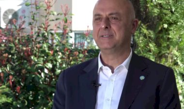 Ümit Özlale: “AK Parti ile CHP arasına sıkışmış seçmene yeni bir yol vadediyorum”