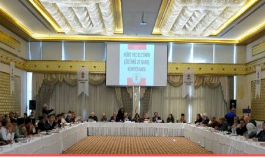 Demirtaş’ın mesajının bu kez muhatabı farklı: İkinci "bağra taş basma" çağrısı olarak okunabilir mi?