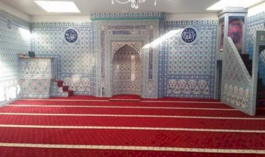 Belçika Diyanet Vakfı’na bağlı Kevser Camii’nin ruhsatı 'kötü yönetim ve mali ihmal' nedeniyle 1 yıl askıya alındı