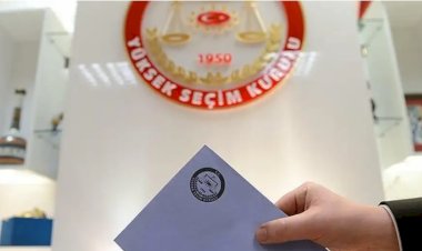 Türkiye yerel seçim için sandık başında