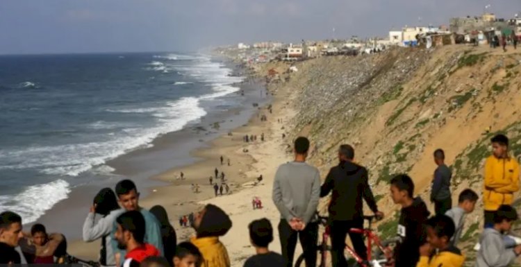 Gazze'ye havadan insani yardım ulaştırıldığı sırada 10 kişi hayatını kaybetti