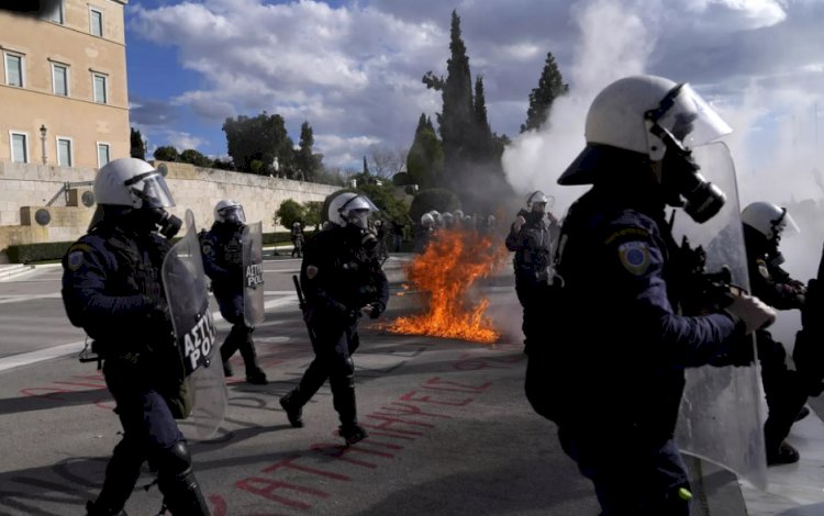 Yunanistan parlamentosu protestolara rağmen özel üniversitelere izin veren tasarıyı kabul etti