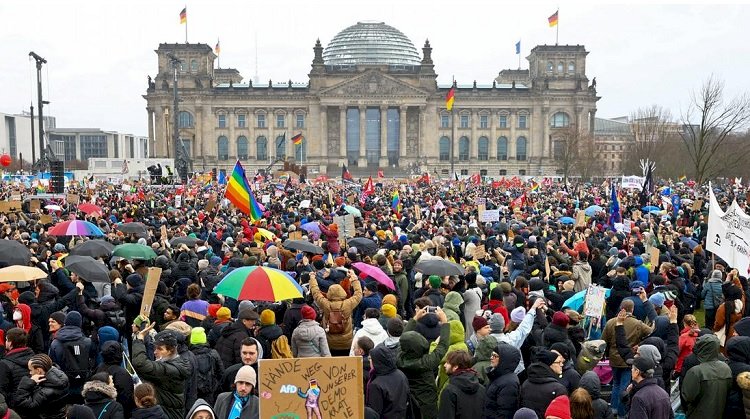 Almanya'da iç istihbarat AfD'ye karşı ne yapabilir?