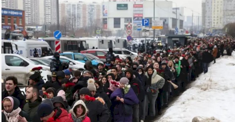 Putin, Rusya'da yapılan kazanması kesin başkanlık seçimlerine neden önem veriyor?