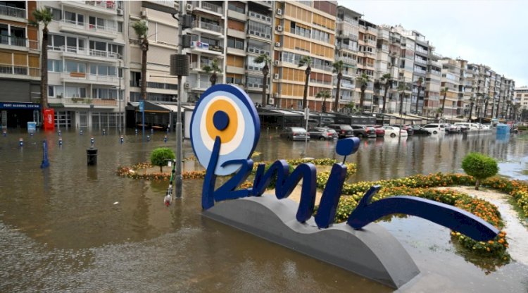 İzmir sokakları 1 Nisan sabahı için ne mesaj veriyor?