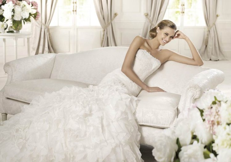 Pronovias Gelinlik Modelleri: Rüyalarınızı Süsleyen Tasarımlar