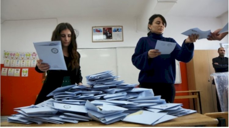 Dünyanın gözü Türkiye'de: Gazete ve ajanslardan yerel seçimler için ilk yorumlar geldi
