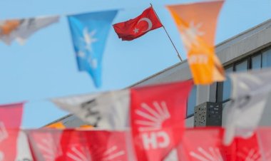 CHP'nin İzmir zaferi: 4 ilçe AK Parti'den alındı!