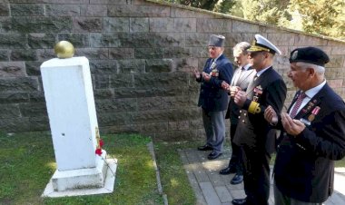 ’TCG Dumlupınar’ denizaltısında şehit olan 81 denizci için anma töreni düzenlendi