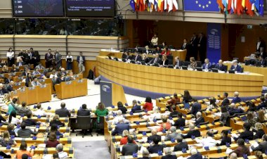 Avrupa Parlamentosu'nun az farkla onayladığı Yeni Göç ve İltica Paktı ne öngörüyor?