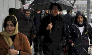 Ekonomik krizdeki İran'da halk, İsrail'in misilleme planlarını endişeyle takip ediyor