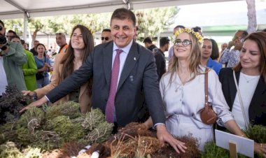 Başkan Tugay, Alaçatı Ot Festivali’nin açılışını yaptı