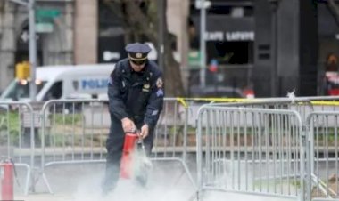 Trump'ın yargılandığı bina önünde kendini ateşe veren kişi hayatını kaybetti