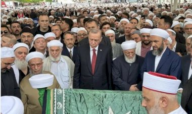 Erdoğan, hayatını kaybeden İsmailağa Cemaati lideri Hasan Kılıç'ın cenazesine katıldı
