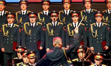 Kızıl Ordu Korosu konserine tepki yağıyor! 'Her nota hayatını kaybedenlerin kemiklerini sızlatacak'