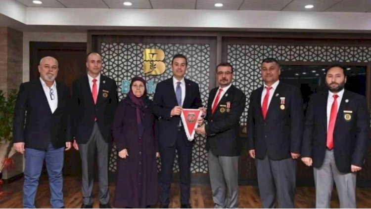 Başkan Akın'a İade-i Ziyaret: Şehit Yakınları ve Gazilerden Destek