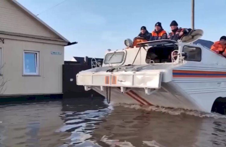Rusya ve Kazakistan'da 50 binden fazla kişi su baskını nedeniyle tahliye edildi