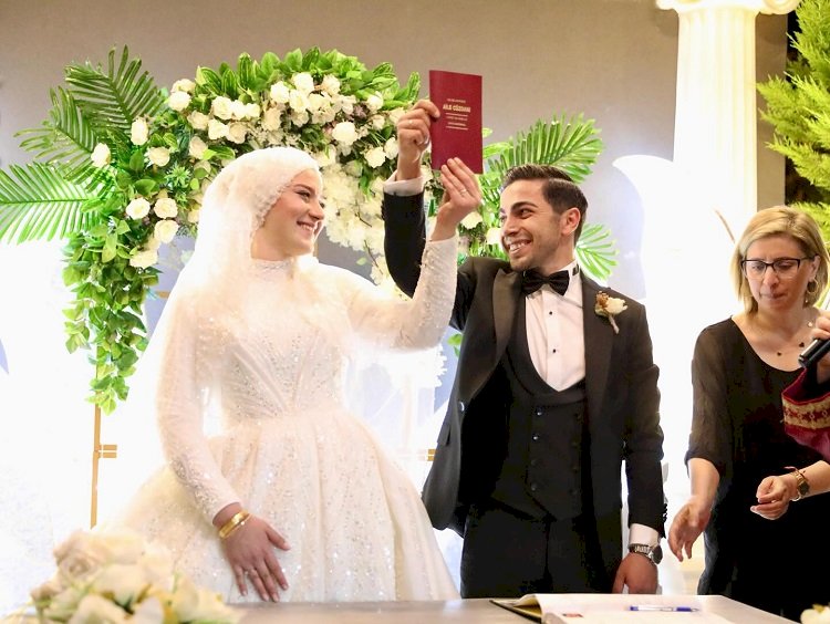 HATİCE BAŞKAN İLK NİKAHINI KIYDI