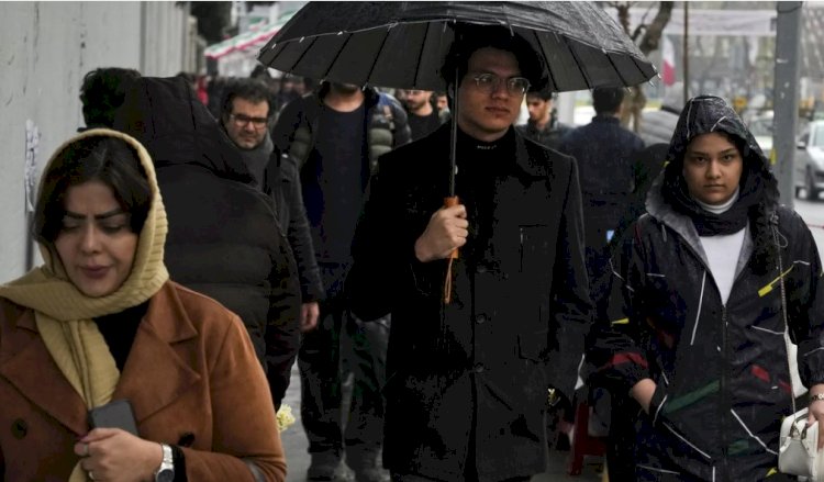 Ekonomik krizdeki İran'da halk, İsrail'in misilleme planlarını endişeyle takip ediyor