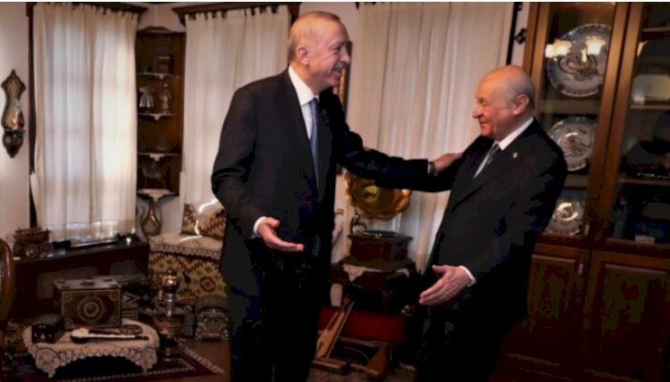 Bir hadise var can (MHP) ile canan (AK Parti) arasında da Bahçeli şarkı sözleriyle bunun mesajını mı veriyor?…