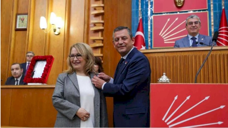Saadet grubu düştü düşecek... Kılıçdaroğlu'nun verdiklerini Özgür Özel geri alıyor