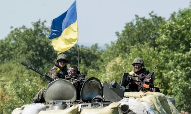 AB Politikası . AB, Ukrayna'ya dondurulmuş Rus varlıklarından 3 milyar euro göndermeyi kabul etti