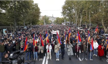 Ermenistan’da binlerce kişi Paşinyan'ın istifasını istedi; Erivan ve Bakü Almatı’da görüşecek