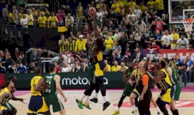 Fenerbahçe Beko-Panathinaikos maçı güvenlik sorunları nedeniyle yarım saat gecikmeli başladı