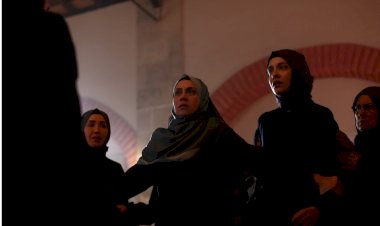 Dinde reform talebiyle Kızıl Goncalar