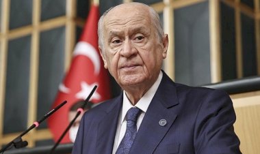 Devlet Bahçeli'den kürsüde 'Esad ile işbirliği' çağrısı, Özgür Özel'e 'yumuşama' resti!