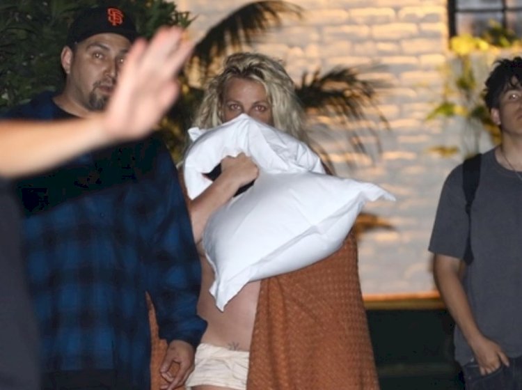 Sinir krizi geçiren Britney Spears, otelden battaniyeye sarılı halde çıkarıldı!