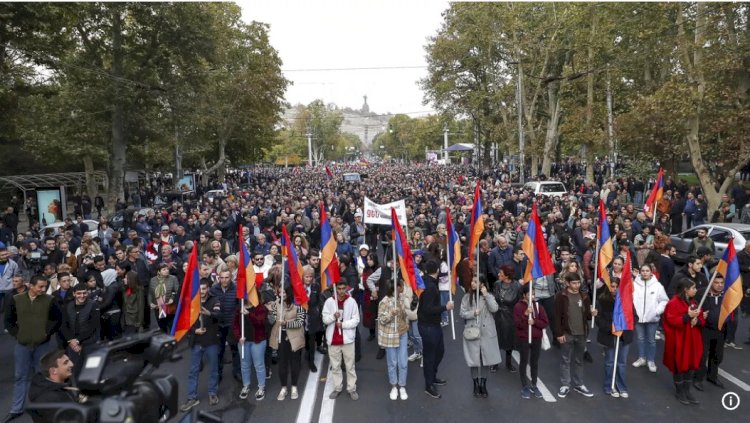 Ermenistan’da binlerce kişi Paşinyan'ın istifasını istedi; Erivan ve Bakü Almatı’da görüşecek