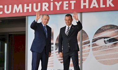 18 yıl sonra tarihi ziyaret... Erdoğan, CHP Genel Merkezi'nde Özgür Özel ile görüştü