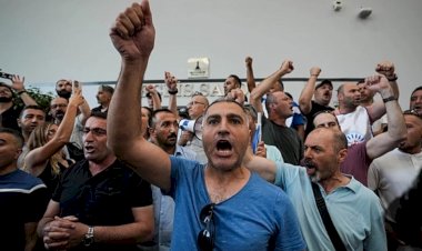 İzmir'deki Memur Krizi Salı Günü CHP Genel Merkezi'ne Taşınıyor